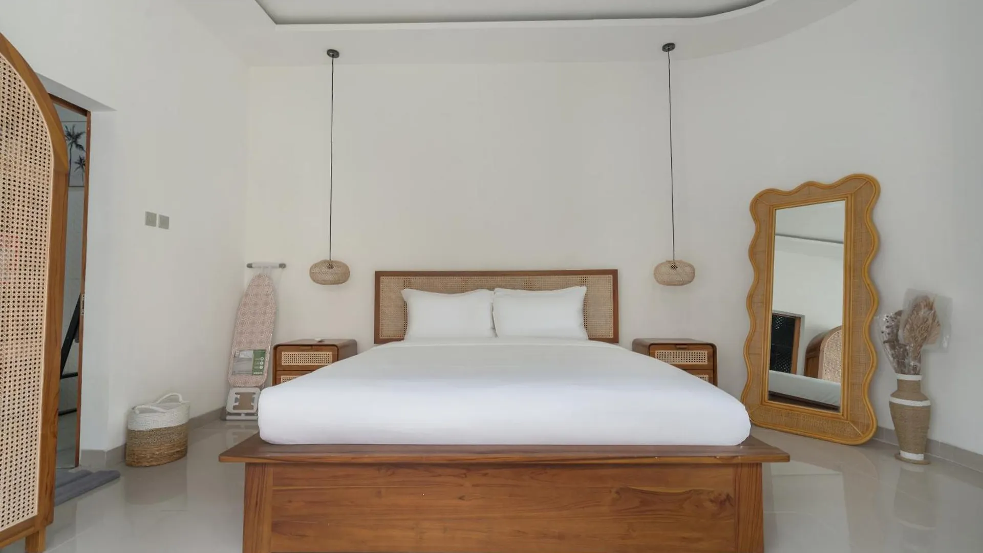 Queen Villa D1 By Betterplace Seminyak   Seminyak (Bali)